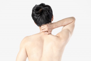 运动男性脖子疼
