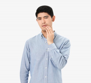 青年男性疲倦劳累