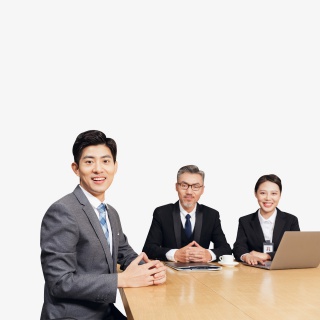 青年男性求职面试