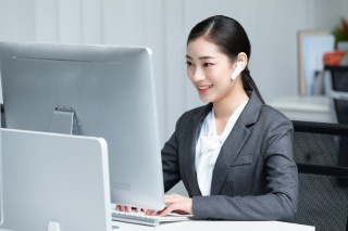 话务员客服美女