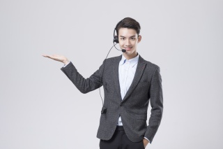 职业男性电话客服