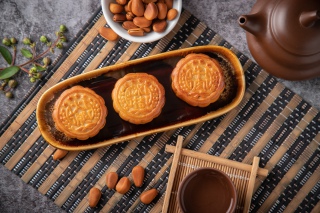 中秋月饼摄影图