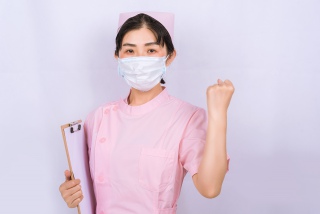 医护人员单手加油手势